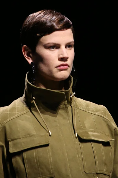 Look 4